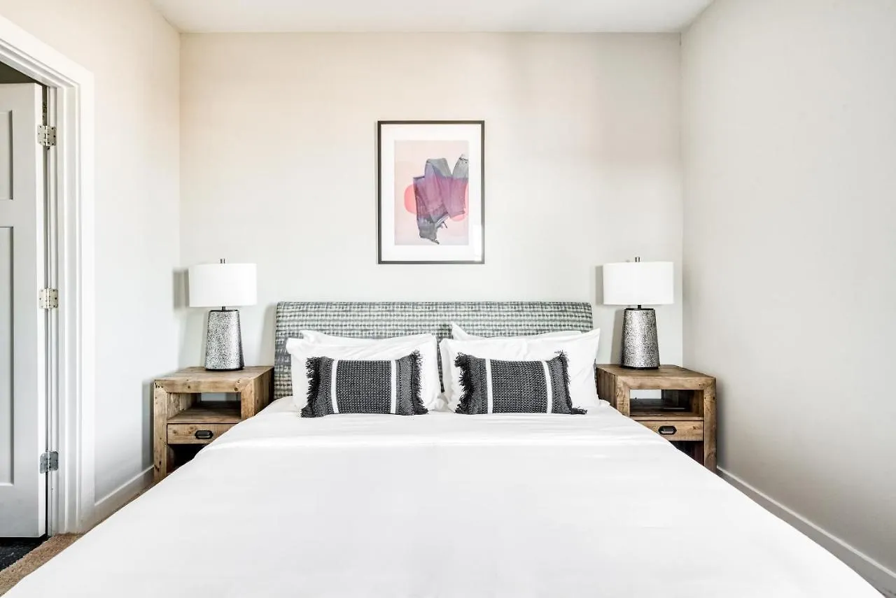 Cozysuites Music Row Spacious 2Br W Free Parking01 Nashville Apartman